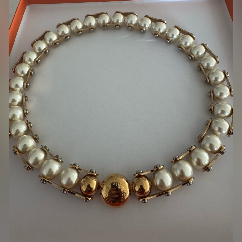Louis Vuitton Speedy Pearls One Rack Necklace.
